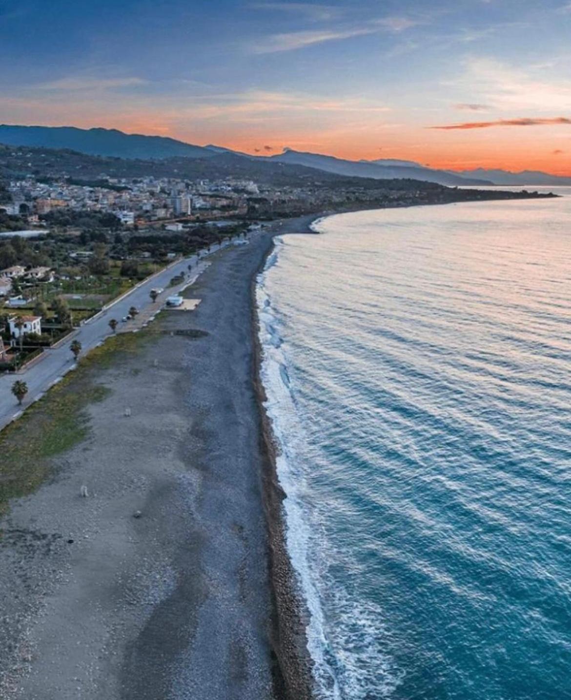 Appartamento Vista Isole Eolie Acquedolci Luaran gambar